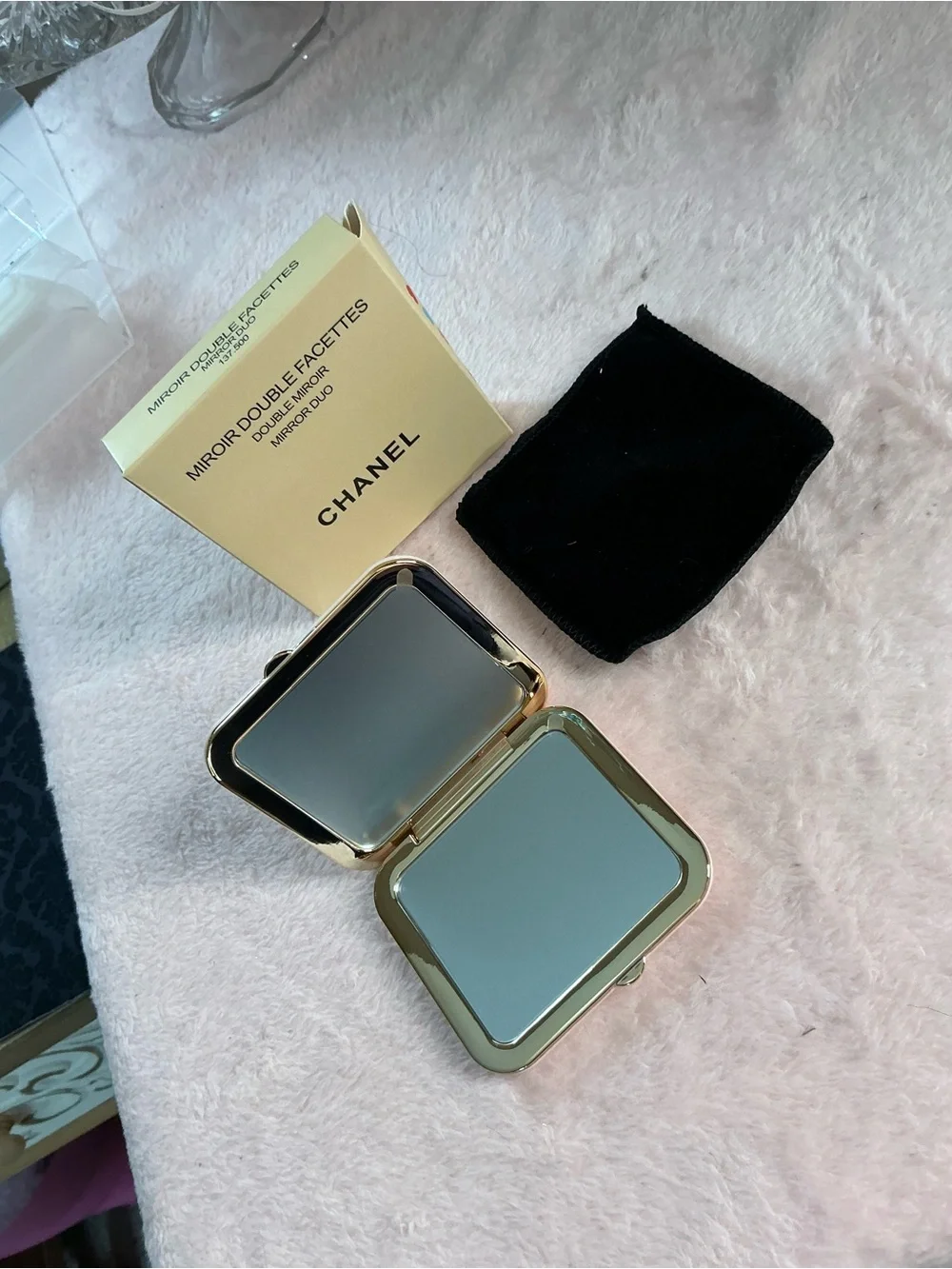 Chanel Beauty White Quilted Double-Sided Mirror Box Pouch Not a GWP